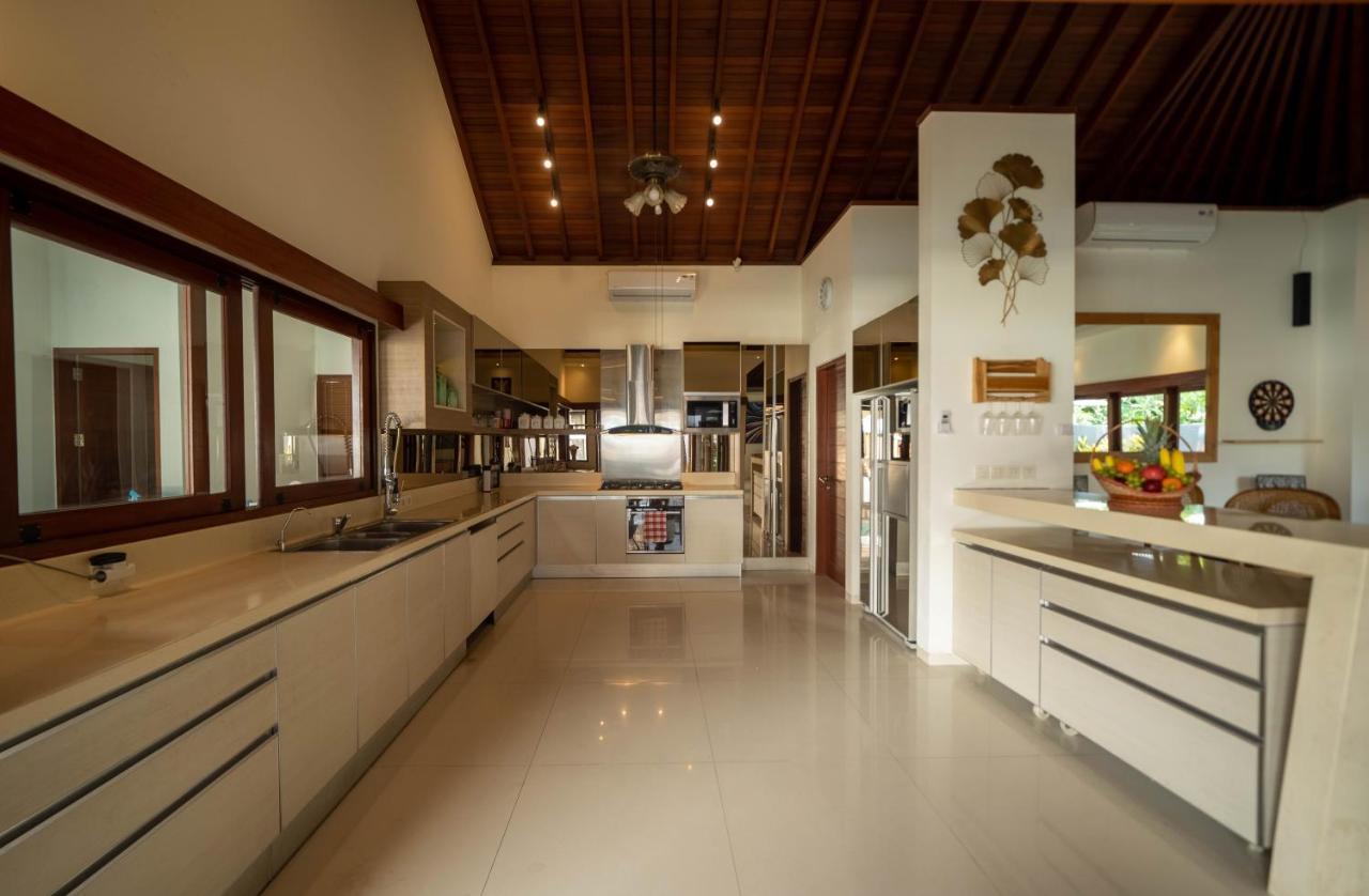 5 Bedroom Villa Sultan Luxury Entertainment And Relaxation Seminyak Exterior foto